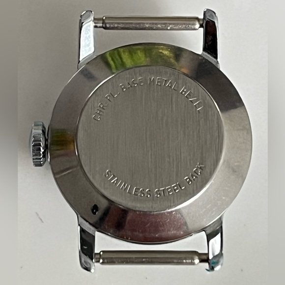 Two vintage adorable Minnie Mouse watches.  They are not in working order. - Picture 5 of 5